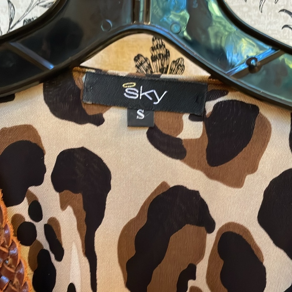 Sky leopard print blouse - Picture 2 of 5
